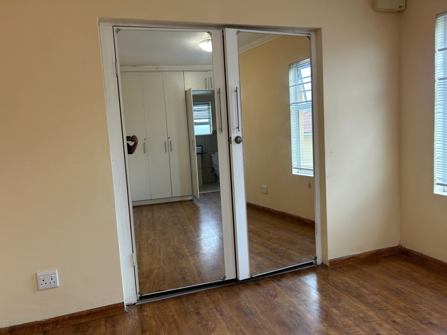 5 Bedroom Property for Sale in Beacon Bay North Eastern Cape
